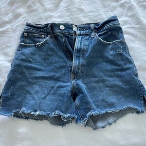 A&F Curve Love High Rise 4" Mom Short